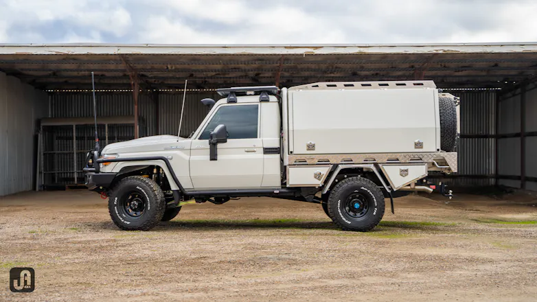 David & Karena's Single Cab build
