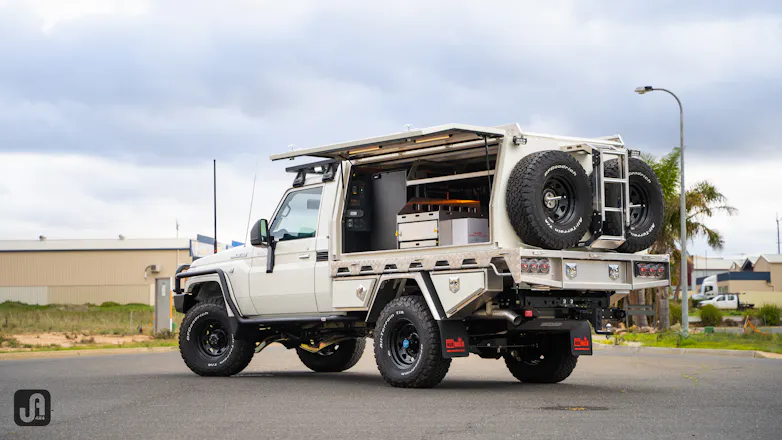 David & Karena's Single Cab build