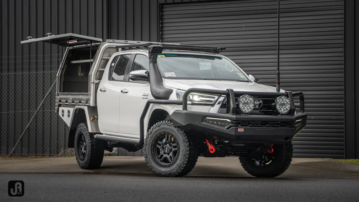 CUSTOM SR5 TOYOTA HILUX BUILD