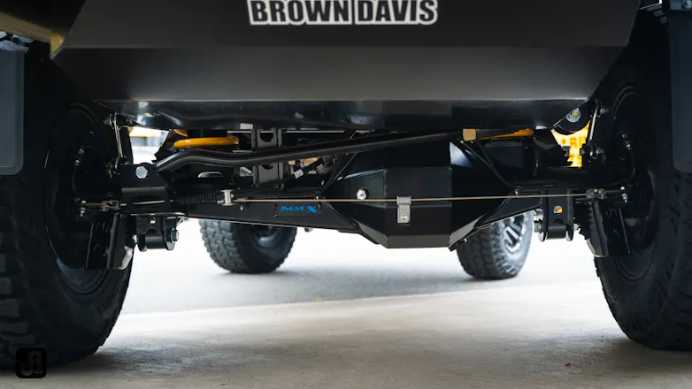 Underneath of 79 Series Landcruiser including Brown Davis 185L tank