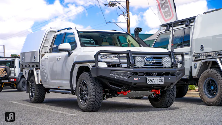 Front view of chopped 300 Series fitout with ARB Summit MKII bar