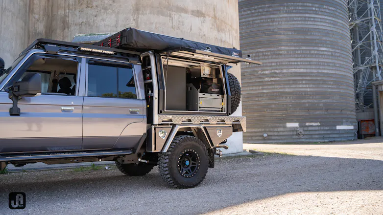 Graphite 79 Series with Norweld Deluxe compact canopy