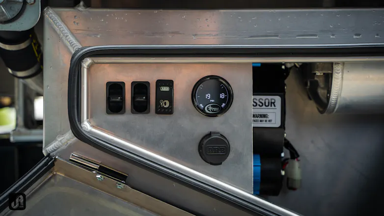 Build components used on 79 Series 4x4 tray