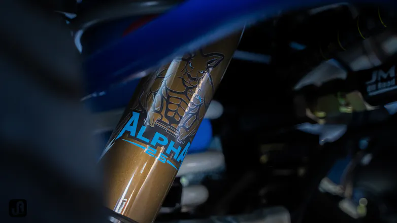 Jmacx Alpha Series shocks used in 79 Series build