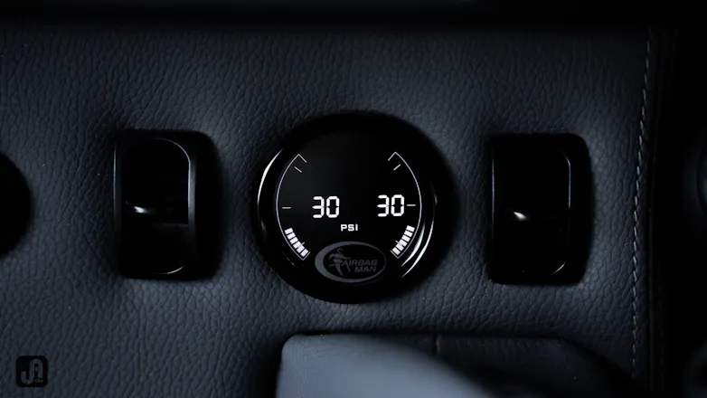 Airbag man controls for 79 Series fitout