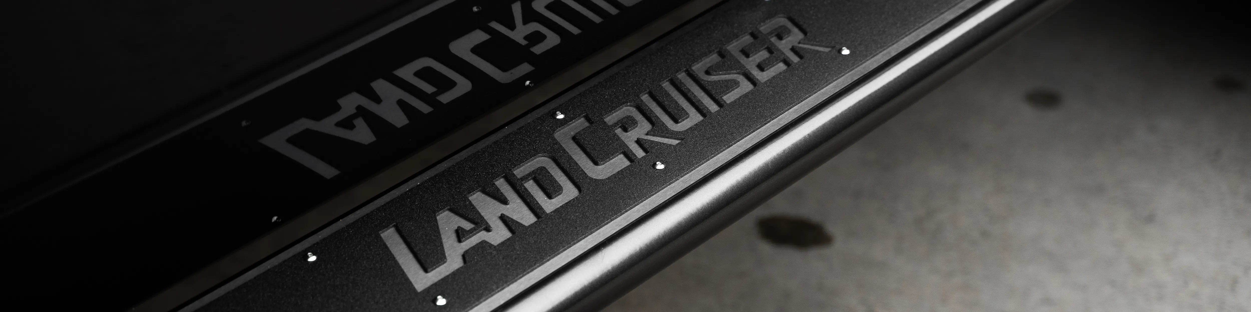 79 Series Landcruiser side step