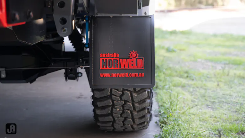Silver 79 series Toyota 4x4 with Norweld tray