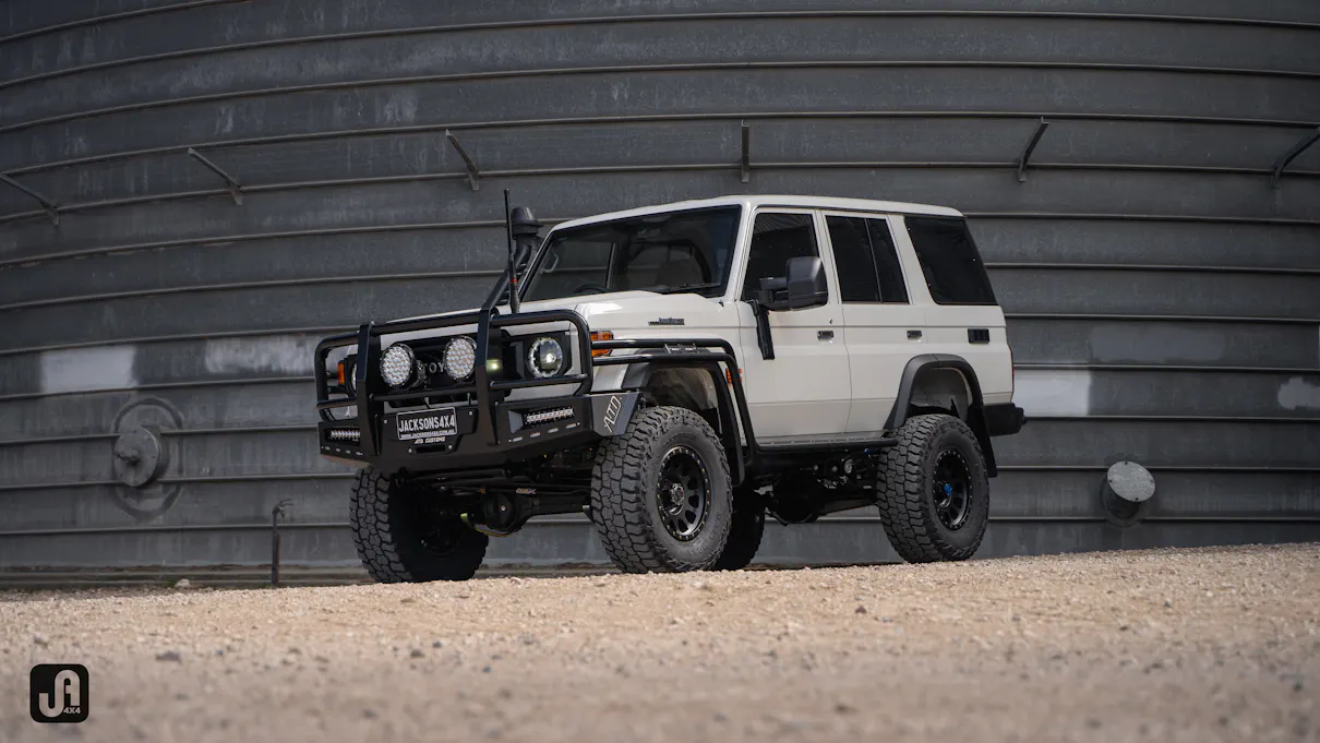 Toyota 76 Series build