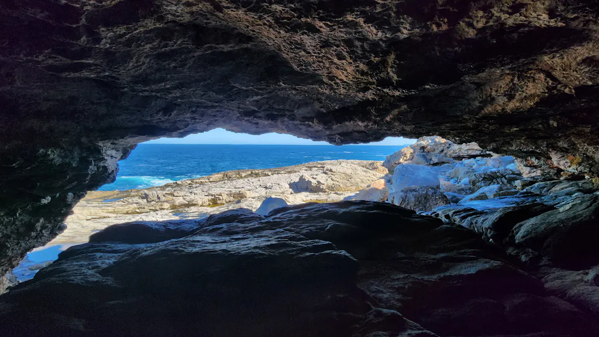Old Whaleman's Grotto and caves at Whalers Way on the very tip of the Eyre Peninsula in South Australia